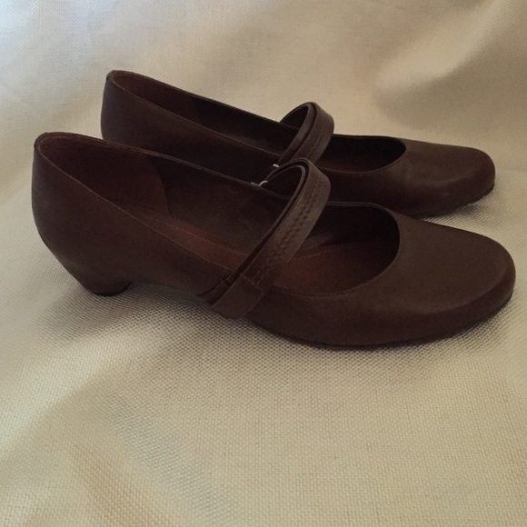 Gently-used Alex Marie shoes!