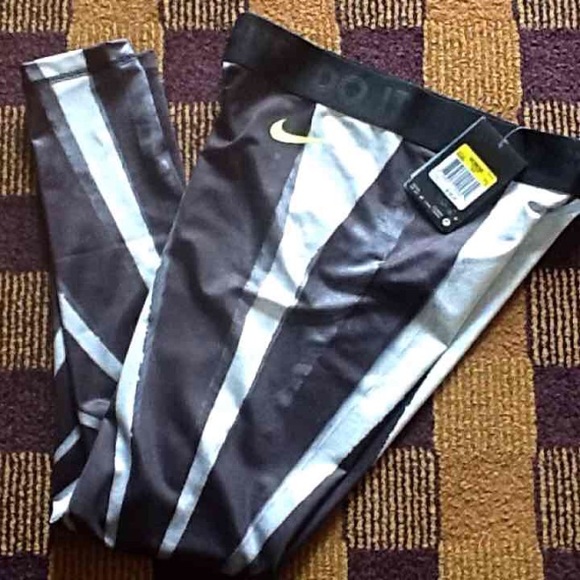 Rare Nike Pro tights - Picture 2 of 2
