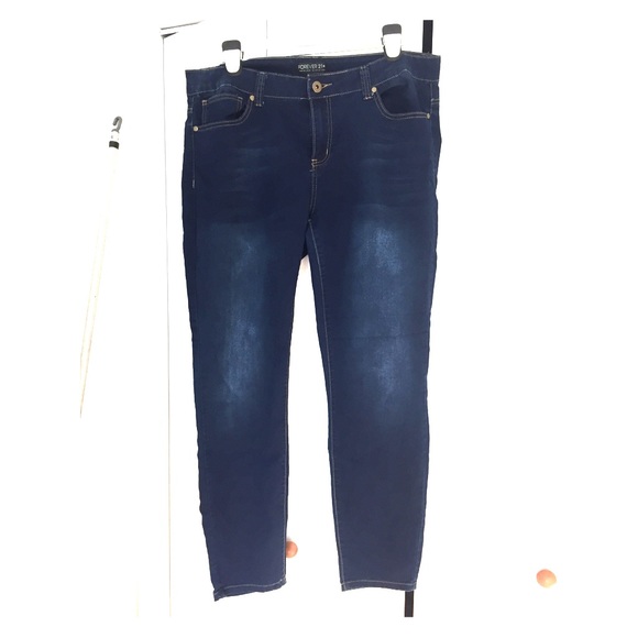 Dark Wash Skinny Jeans!