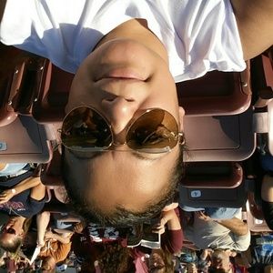 Meet your Posher, Estella