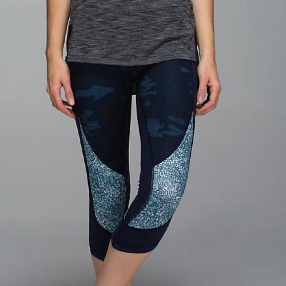 Lululemon Camo inkwell sashiko crops