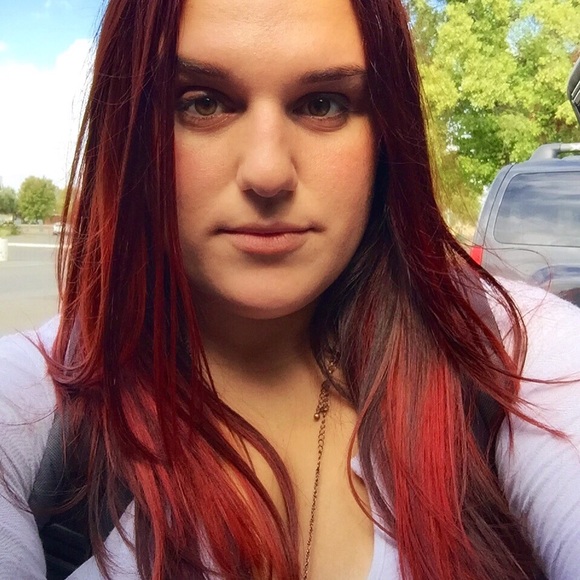 Meet your Posher, Gabriela