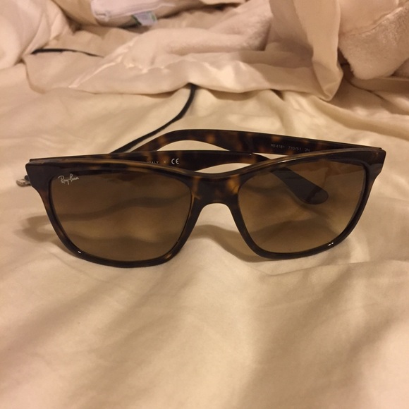 Ray ban sun glasses