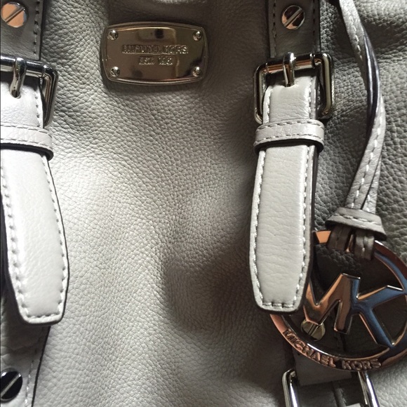 Michael Kors Bedford Bag - Picture 2 of 4