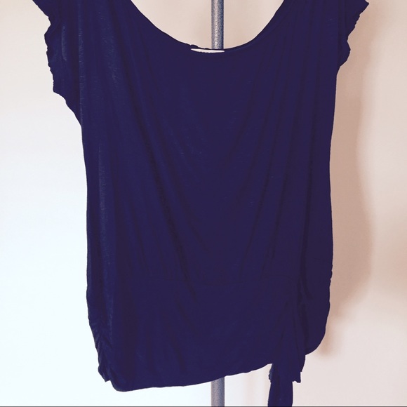 Blue top with ruffle detail at bottom, never worn - Picture 2 of 2
