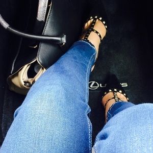 NEW!!! DOLLHOUSE Studded Black Pumps