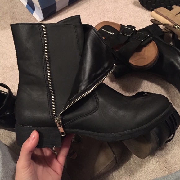 Black poppy fold over booties