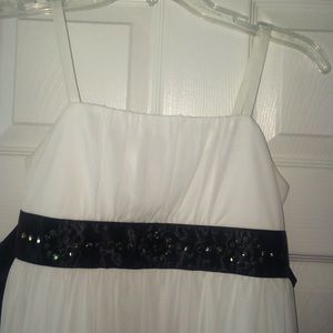 White Flowy Light Dress . Size : 14 = Small