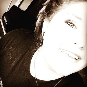 Meet your Posher, Brooke