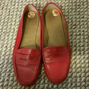 Red Moccasins size 9,5 Aerosoles