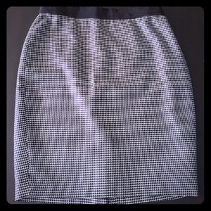 Black and white pencil skirt