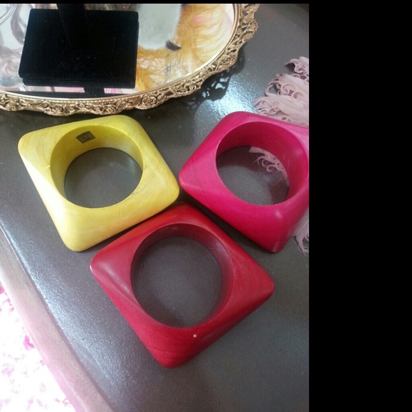 Bangles Wooden - Picture 3 of 3