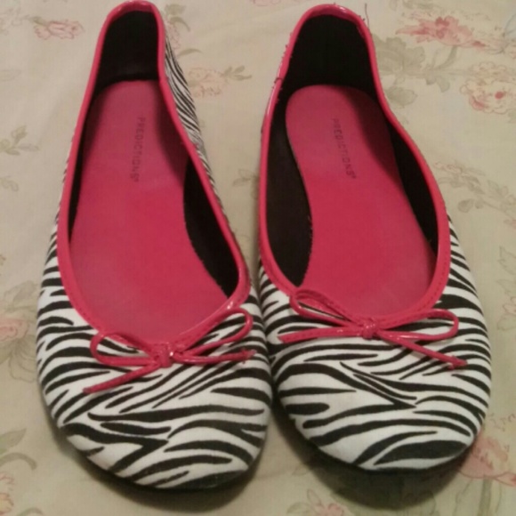 Flats - Picture 2 of 3