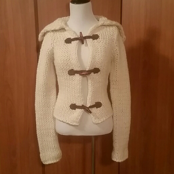 Chunky knit fisherman's sweater with toggles