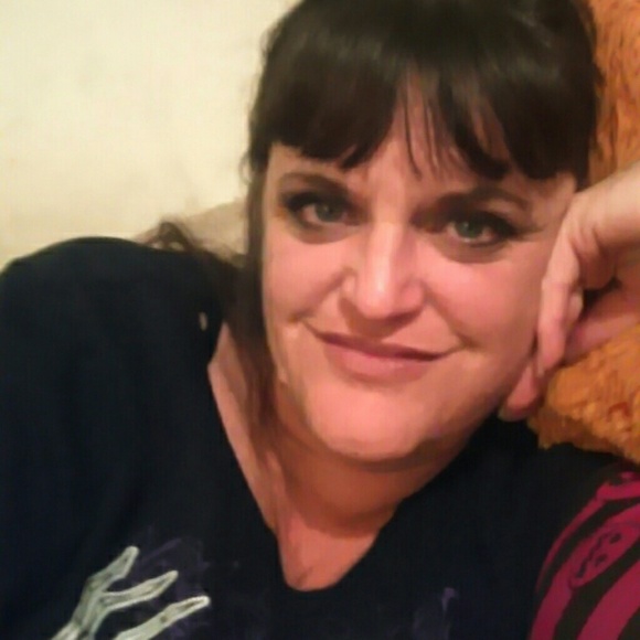 Meet your Posher, Kristen - Picture 2 of 2