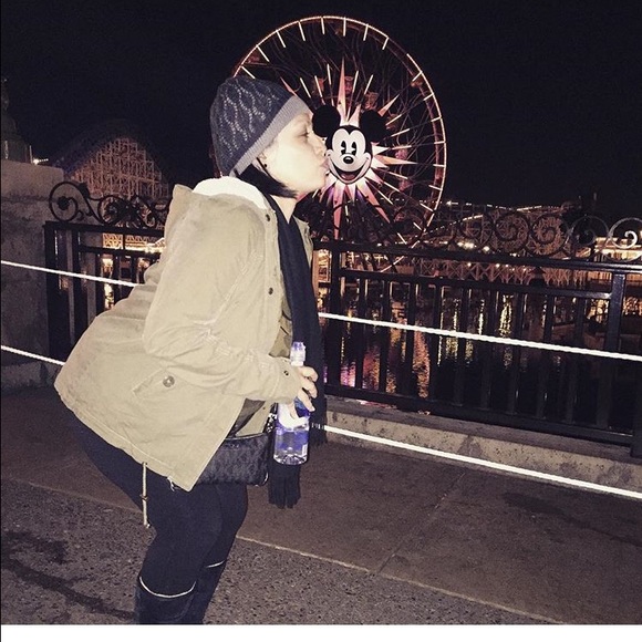 Meet your Posher, Monica - Picture 3 of 4