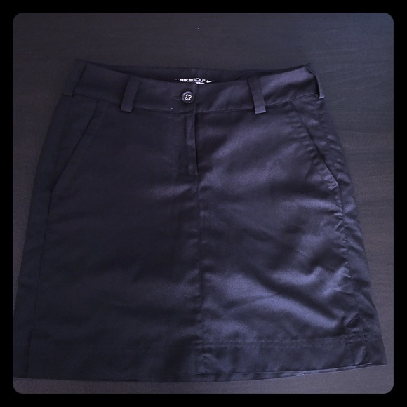 Black nike golf skort