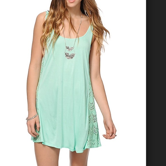 EMPYRE Mint Beach Cover Up - Picture 2 of 8