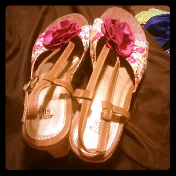 Route 66 flowered wedges