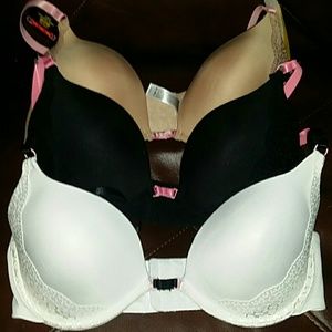 Set of 3 push up bras