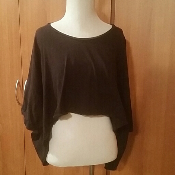 Grunge style dolman batwing hi-lo crop top