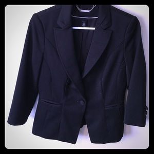 Black 3/4 sleeve jacket