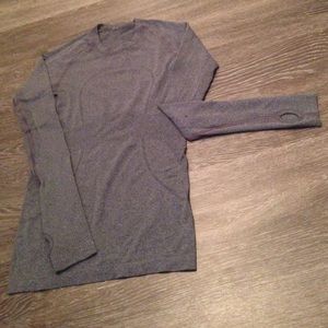 lululemon athletica Tops - lululemon Run: Swiftly Long Sleeve-Size 4-Black lululemon athletica Tops - lululemon Run: Swiftly Long Sleeve-Size 4-Black