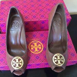Tory Burch Sally Logo Wedge Pump