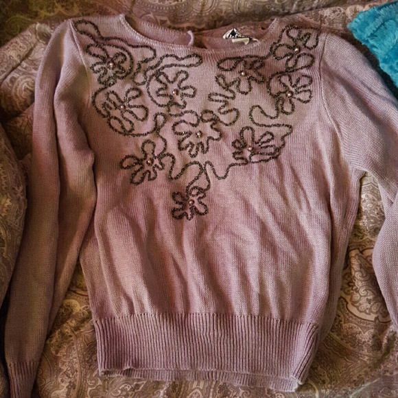 Gray long sleeved Sweater
