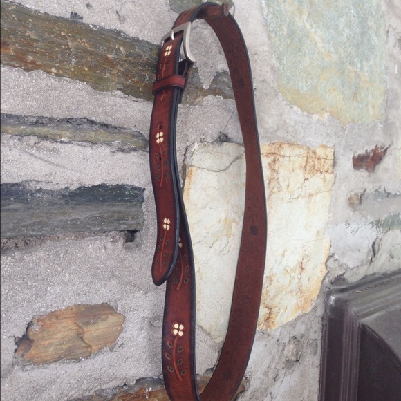 Aeropostale genuine leather floral belt. Sz medium