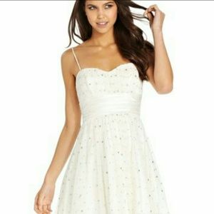 White Lace dress ( short )
