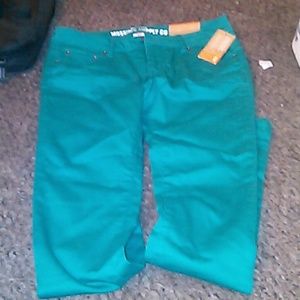 Skinny jeans for womens.