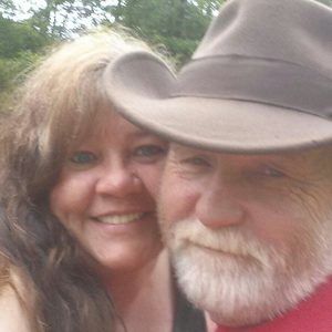 Meet your Posher, Lora