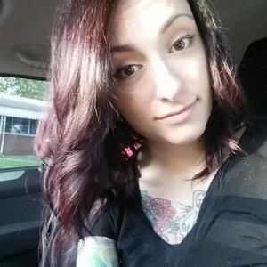 Meet your Posher, Macie