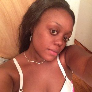 Meet your Posher, Monique