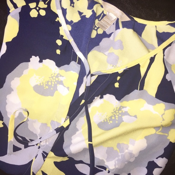 36 No Ship♏️ Banana Republic beautiful blouse - Picture 2 of 2