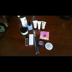 Makeup/purfume/nail polish