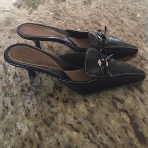 Coke Haan Black leather pointed toe mules