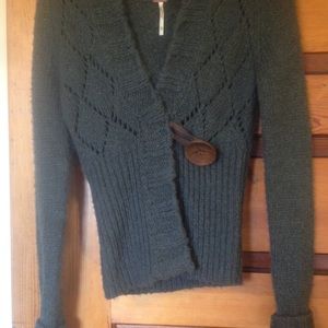 Comfy Free People button sweater