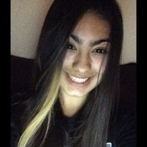 Meet your Posher, Desiree