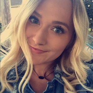 Meet your Posher, Christiana