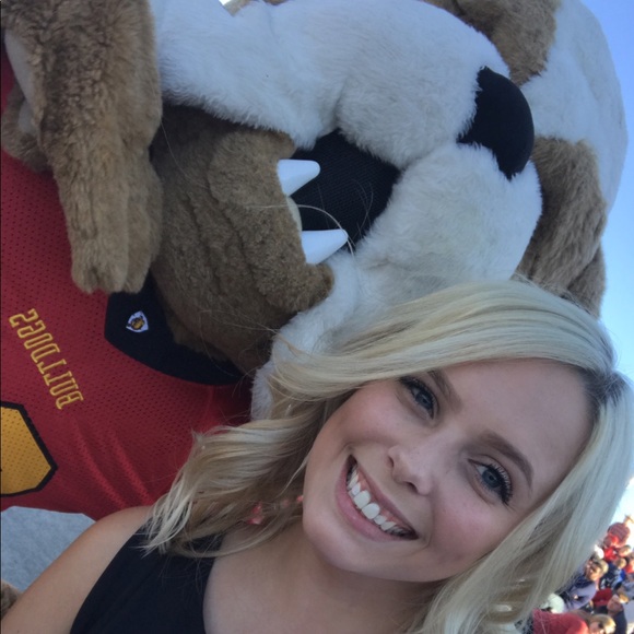 Meet your Posher, Alex - Picture 2 of 4