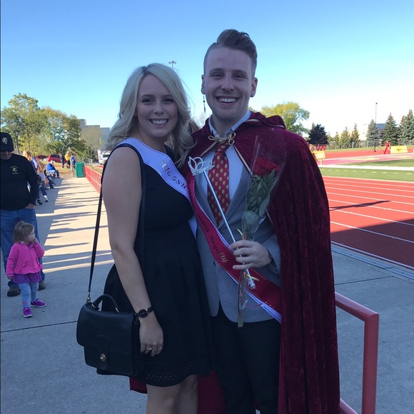 Meet your Posher, Alex - Picture 3 of 4