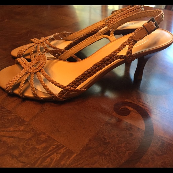 Talbots tan heels