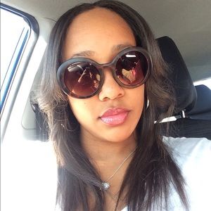 Meet your Posher, Kay