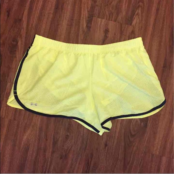 Under Armour shorts size L New without Tags! - Picture 1 of 4