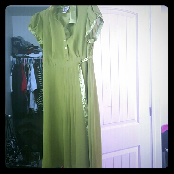 Robbie Bee olive dress