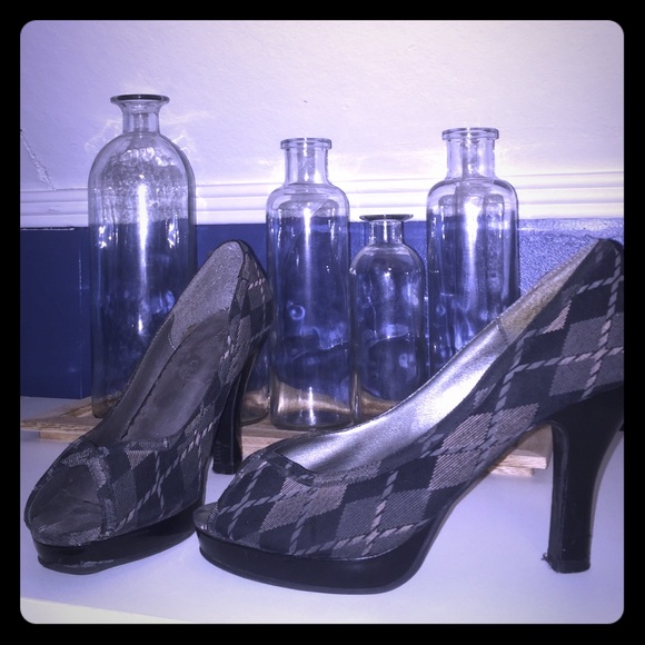 Grey/black madden girl heels