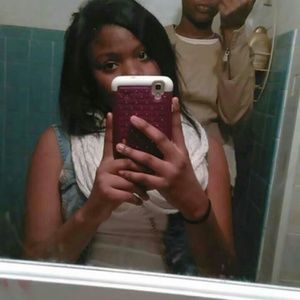 Meet your Posher, Zariea