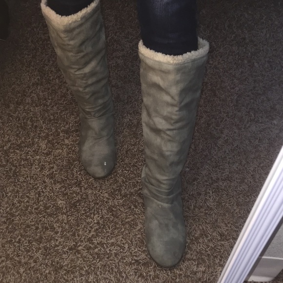 🍂🍁❤️Beautiful hunter green/grey boots!!